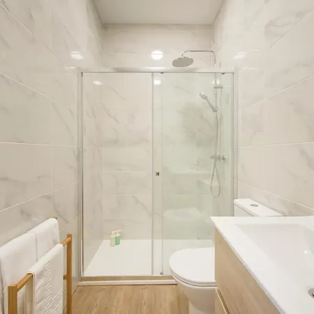 Апартаменты Big Group Haven, Sleeps 28, By Timecooler Кошта-да-Капарика