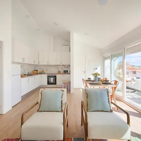 Апартаменты Big Group Haven, Sleeps 28, By Timecooler Кошта-да-Капарика