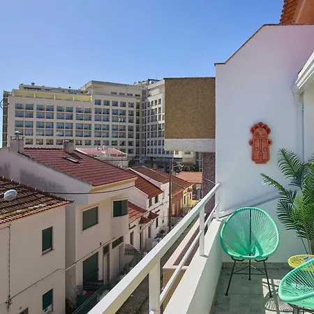 Big Group Haven, Sleeps 28, By Timecooler Costa de Caparica