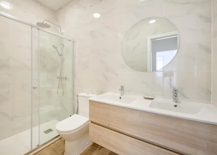 Big Group Haven, Sleeps 28, By Timecooler * Costa de Caparica