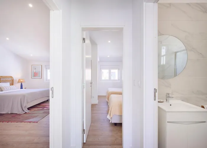 Big Group Haven, Sleeps 28, By Timecooler Appartement Costa de Caparica