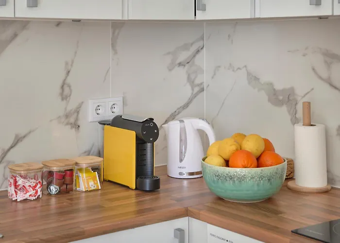 Big Group Haven, Sleeps 28, By Timecooler Appartement Costa de Caparica