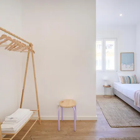 Big Group Haven, Sleeps 28, By Timecooler Costa da Caparica