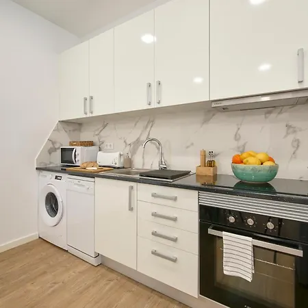 Apartment Big Group Haven, Sleeps 28, By Timecooler