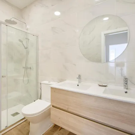 Big Group Haven, Sleeps 28, By Timecooler * Costa da Caparica