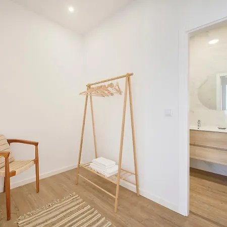 Big Group Haven, Sleeps 28, By Timecooler * Costa da Caparica