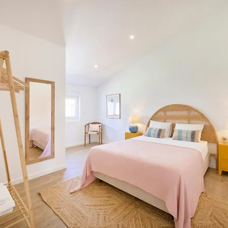 Big Group Haven, Sleeps 28, By Timecooler * Costa da Caparica