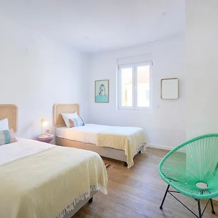 Apartment Big Group Haven, Sleeps 28, By Timecooler Costa da Caparica