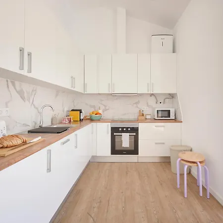 Apartamento Big Group Haven, Sleeps 28, By Timecooler *