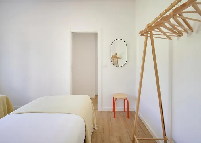 Big Group Haven, Sleeps 28, By Timecooler * Costa de Caparica