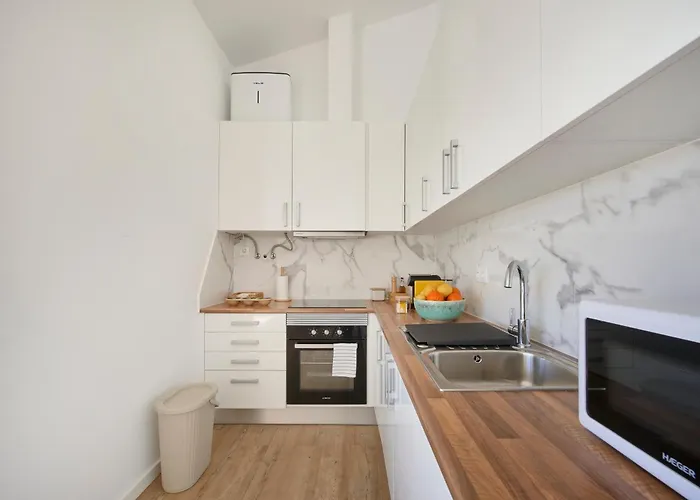 Big Group Haven, Sleeps 28, By Timecooler * Costa de Caparica