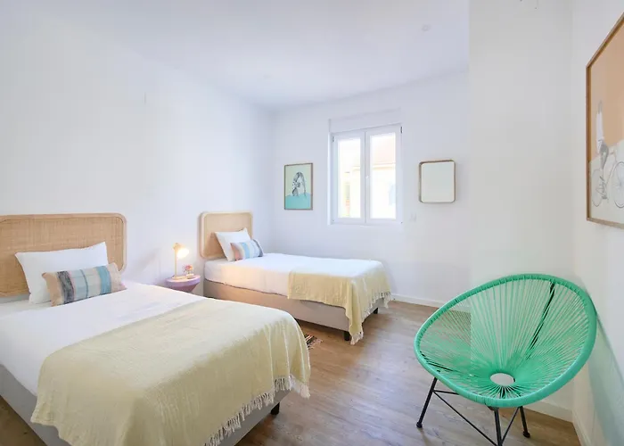 Διαμέρισμα Big Group Haven, Sleeps 28, By Timecooler Costa de Caparica