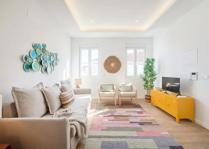 Big Group Haven, Sleeps 28, By Timecooler Costa de Caparica